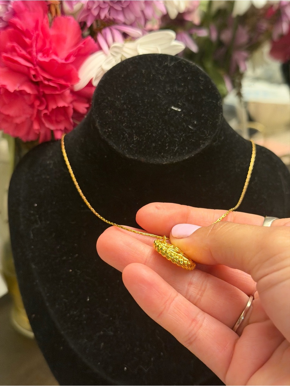 CC charm on Gold stainless steel gold Necklace - Picture 4 of 6